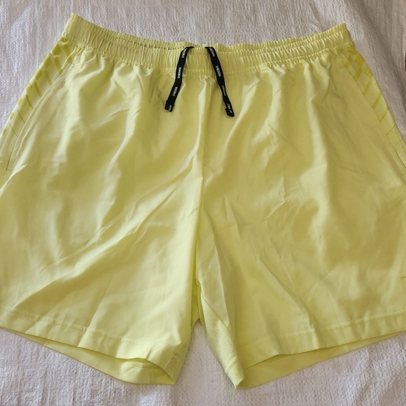 Gymshark Men's Swim Trunks XL Light Yellow w Drawstring NWT - Picture 3 of 6